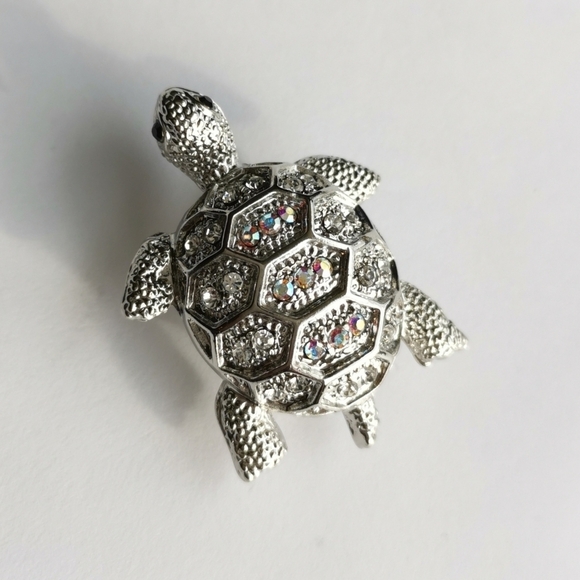 New, silver tone crystal turtle brooch pin pendant - Picture 2 of 5